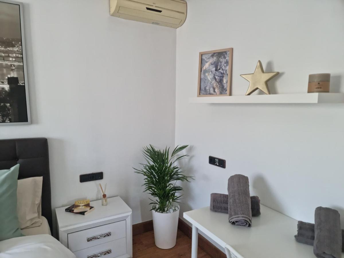 Villa Gaelca Arona  Bagian luar foto